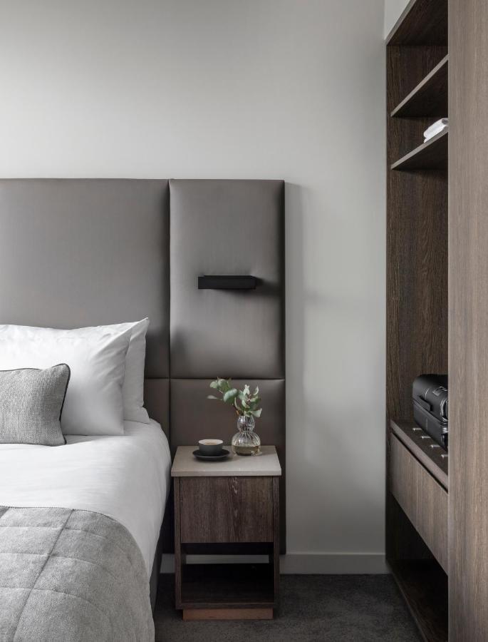 Oakwood Premier Melbourne Aparthotel Exterior photo A room at the hotel